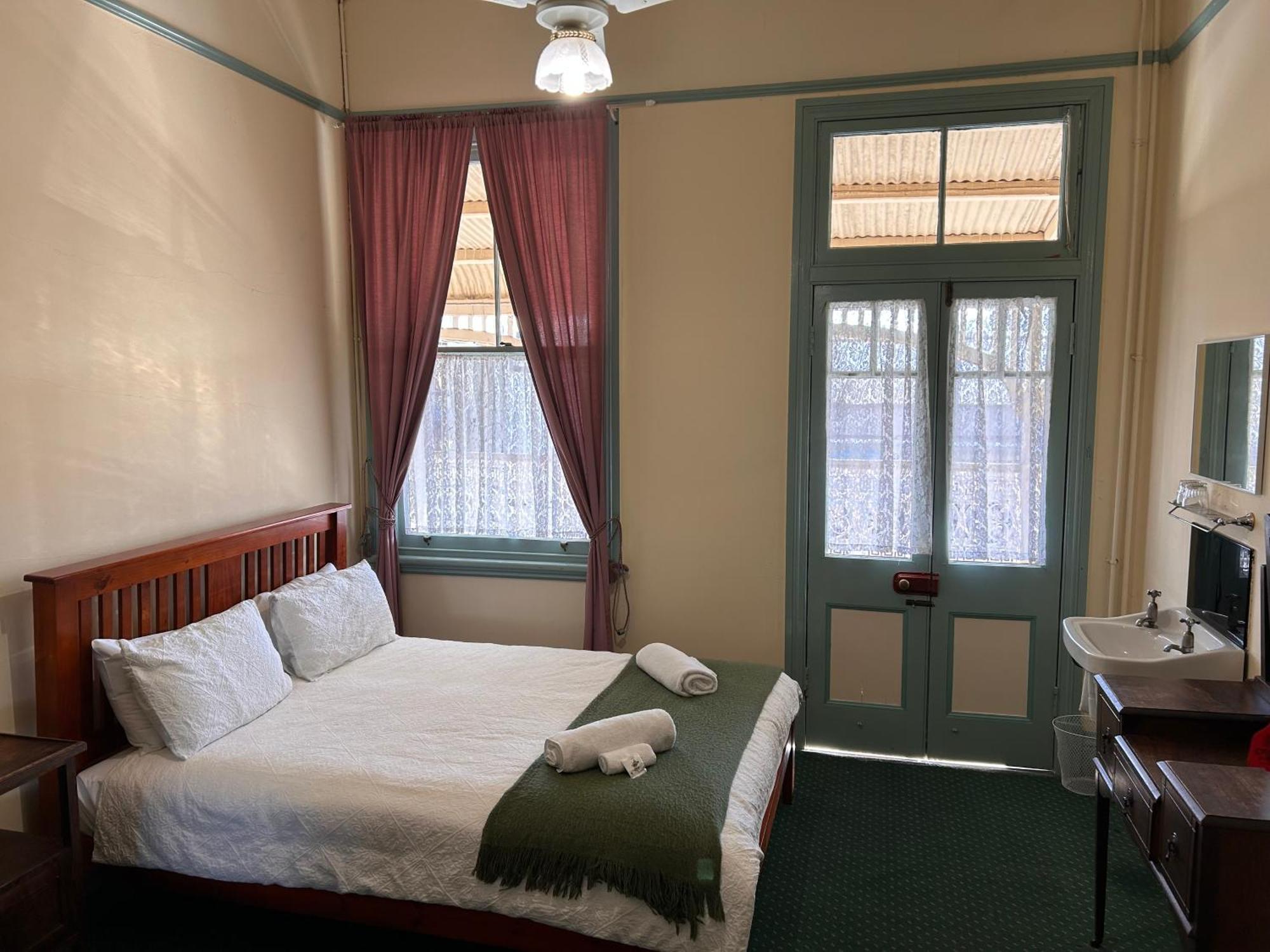 Criterion Warwick Hotel Eksteriør bilde