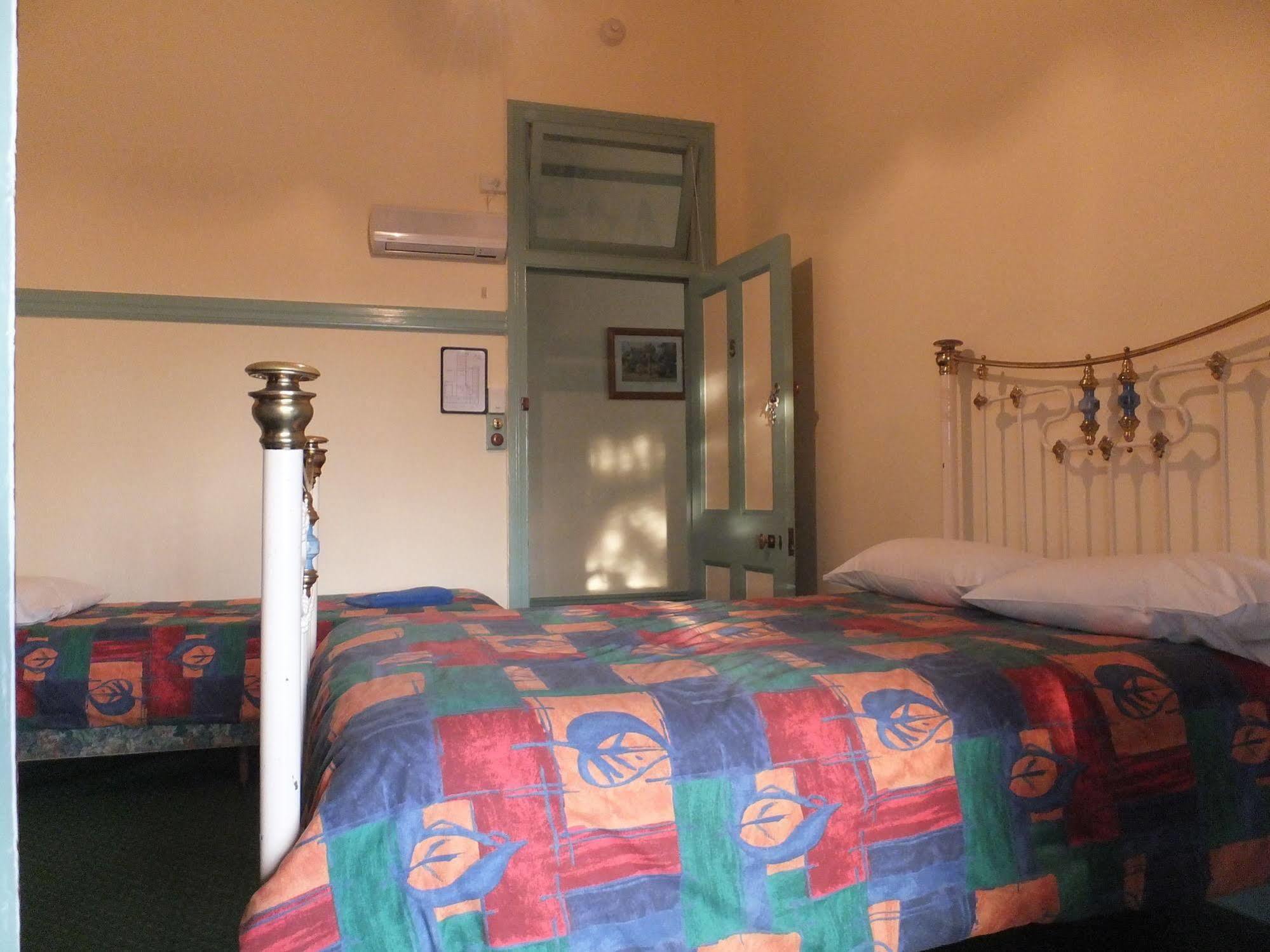 Criterion Warwick Hotel Eksteriør bilde